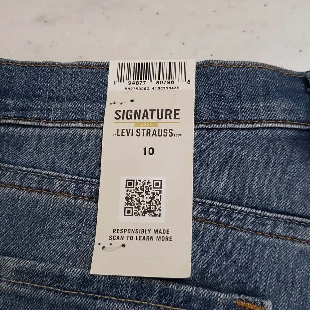 NWT Girls Signature Levi's GOLD Cuffed Bermuda Shorts Sz 10